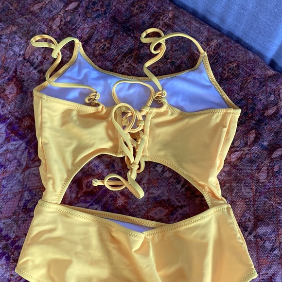 Yellow one piece bikini NWOT size small - Picture 5 of 6